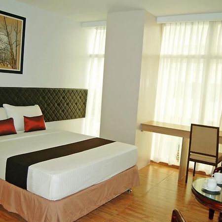 Capitol Central Hotel And Suites Cebu Bagian luar foto