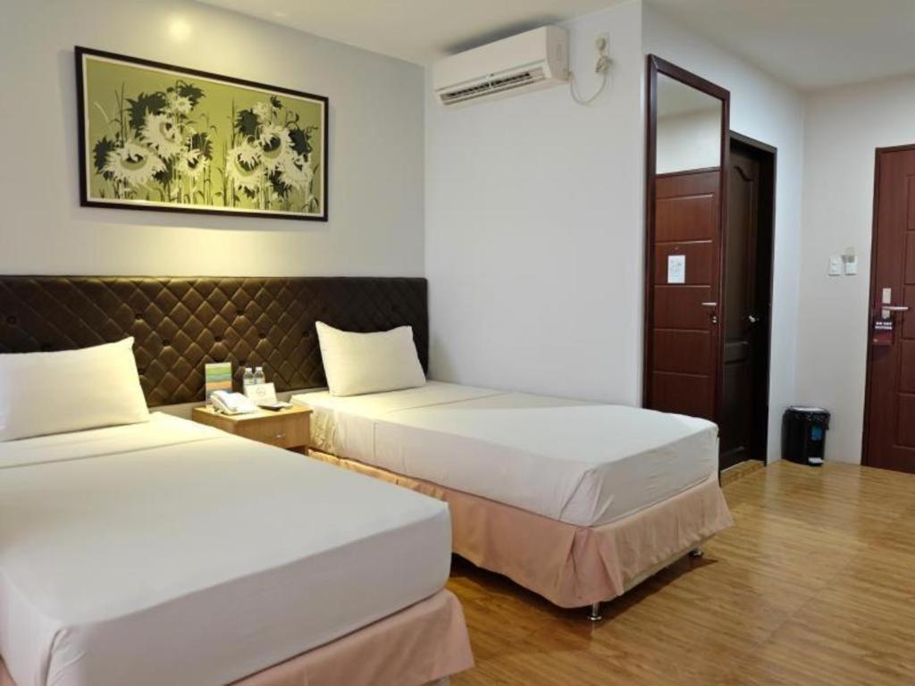 Capitol Central Hotel And Suites Cebu Bagian luar foto