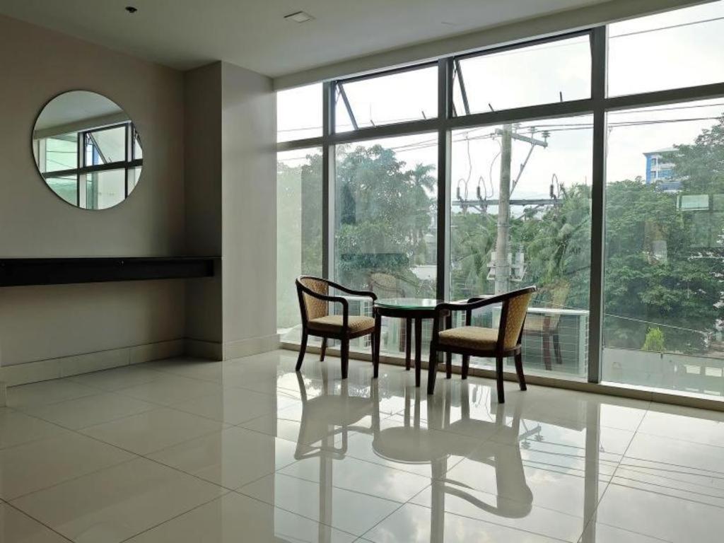 Capitol Central Hotel And Suites Cebu Bagian luar foto