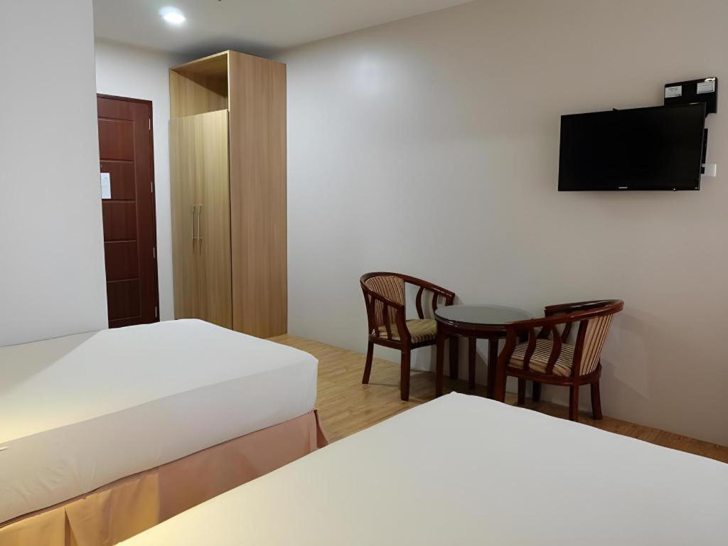 Capitol Central Hotel And Suites Cebu Bagian luar foto