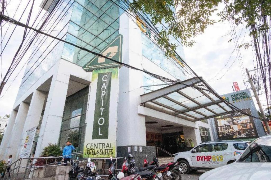 Capitol Central Hotel And Suites Cebu Bagian luar foto
