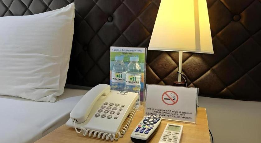 Capitol Central Hotel And Suites Cebu Bagian luar foto