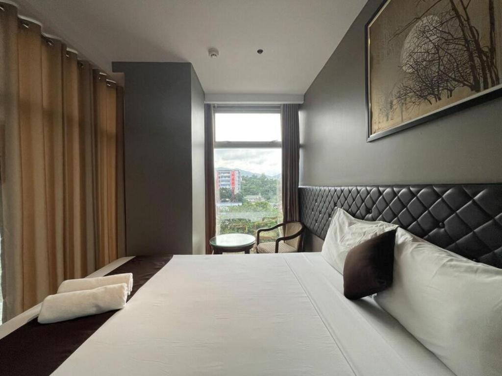 Capitol Central Hotel And Suites Cebu Bagian luar foto